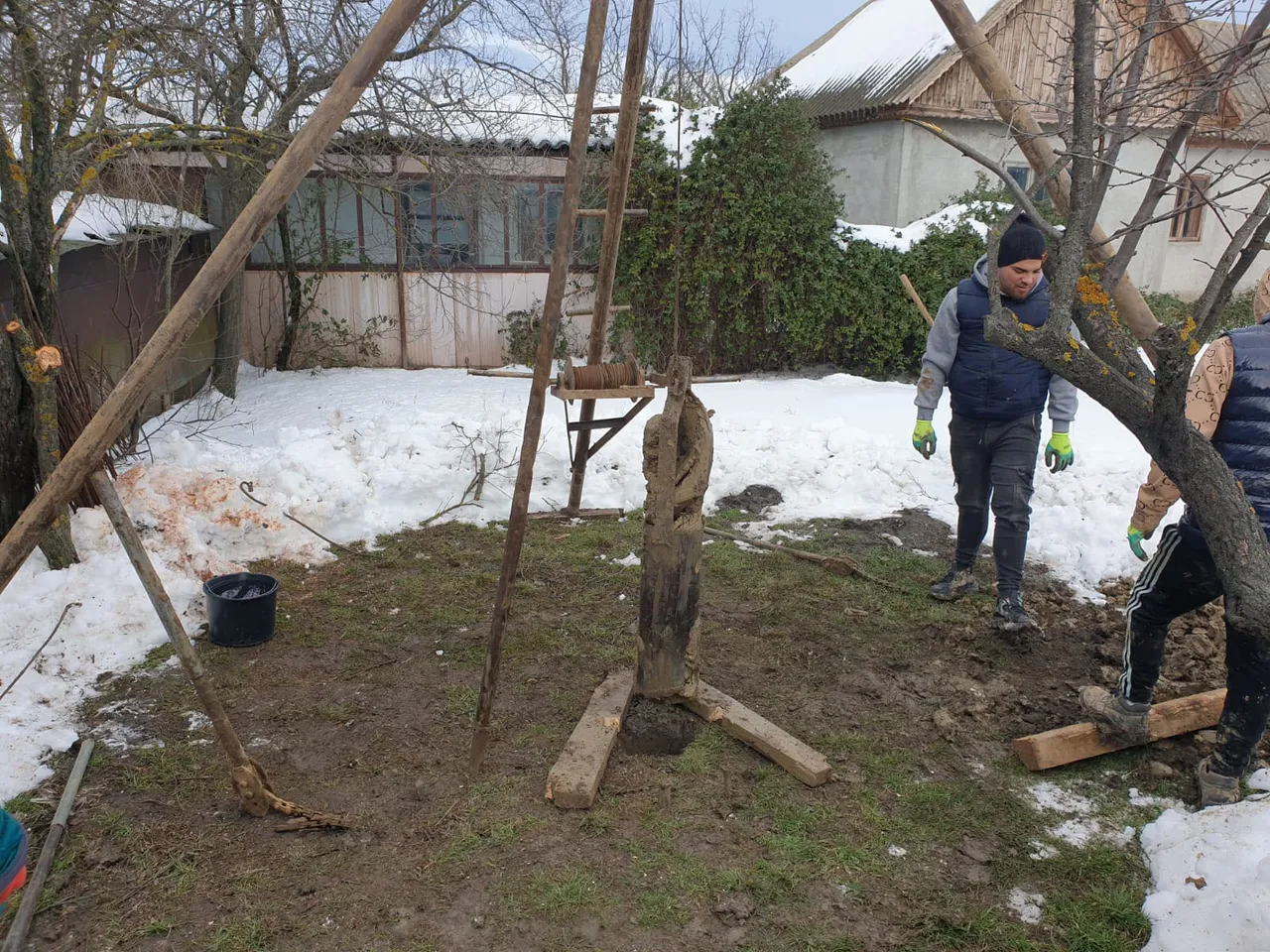 Piloni Consolidari Puturi